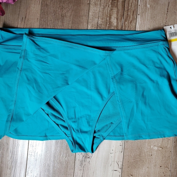 NWT Catalina Women's Teal Mid-Rise Swim Skirt Size Medium - Picture 15 of 16